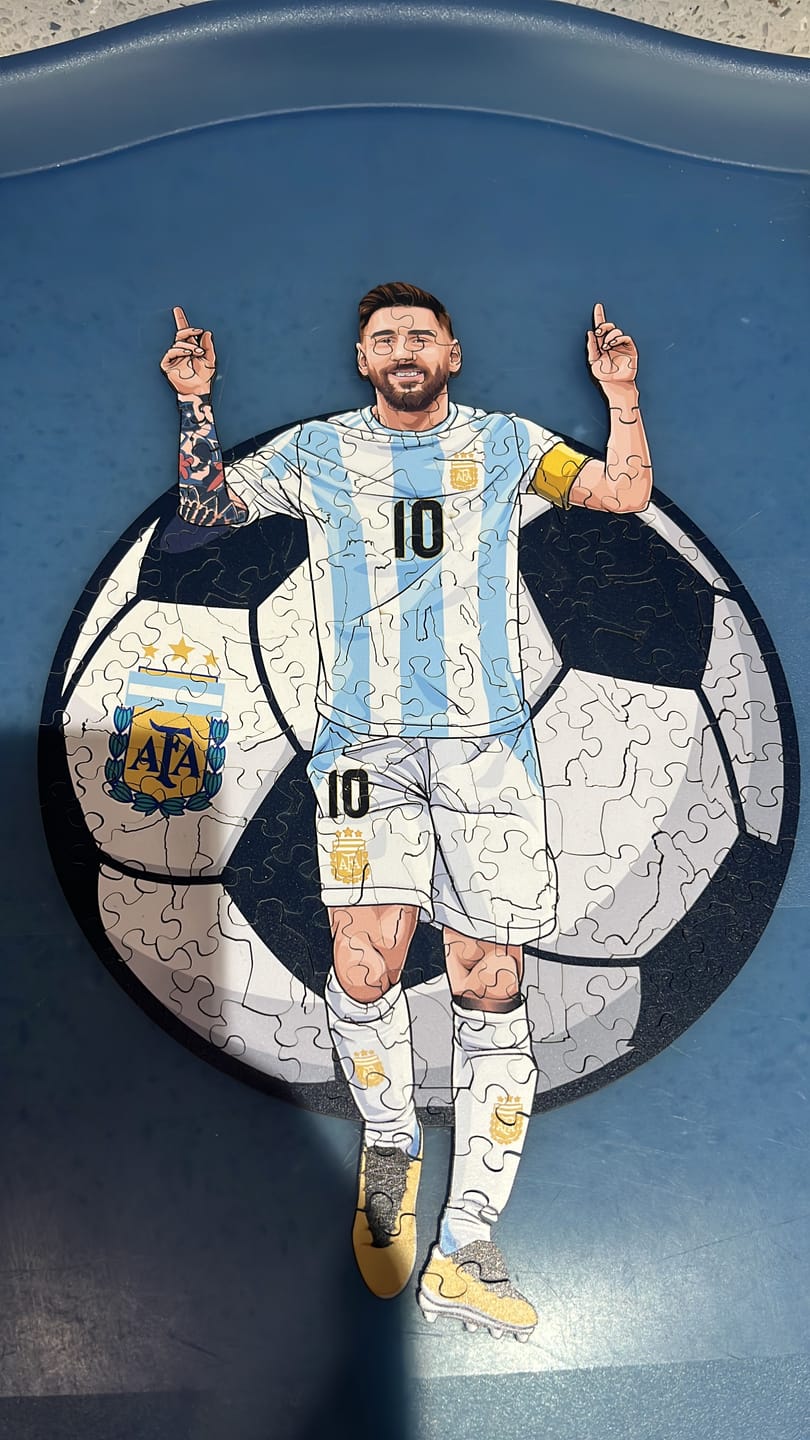 Customer photo review of Lionel Messi - Wooden Puzzle