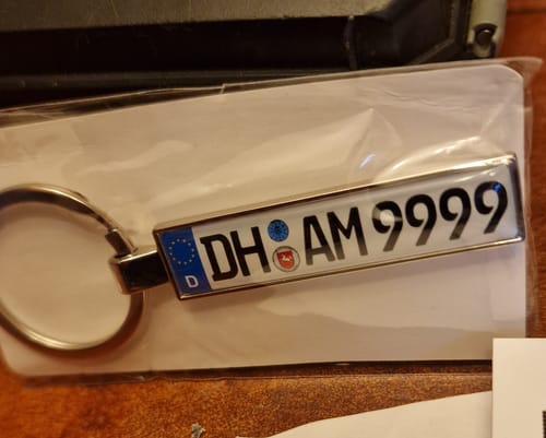 Customer photo review of Kennzeichen Schlüsselanhänger Mini Nummernschild Metall