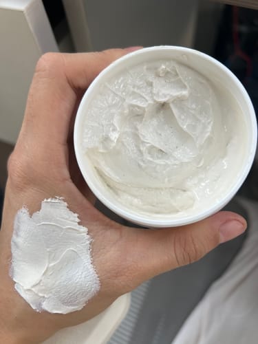 Customer photo review of Mascarilla de Arcilla con 3 Ácidos para Limpieza Profunda de Poros-2 piezas