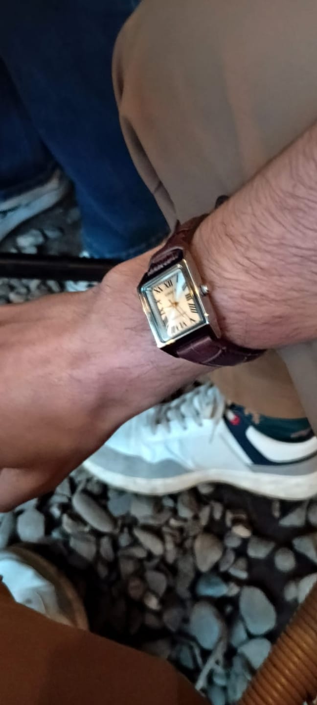 Customer photo review of Reloj Casio Tank Análogo LTP-V007L-9BUDF Cuero Dial Champaña