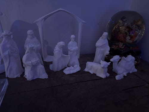 Customer photo review of Low-Poly/Minimalistic 11-Piece Nativity Set