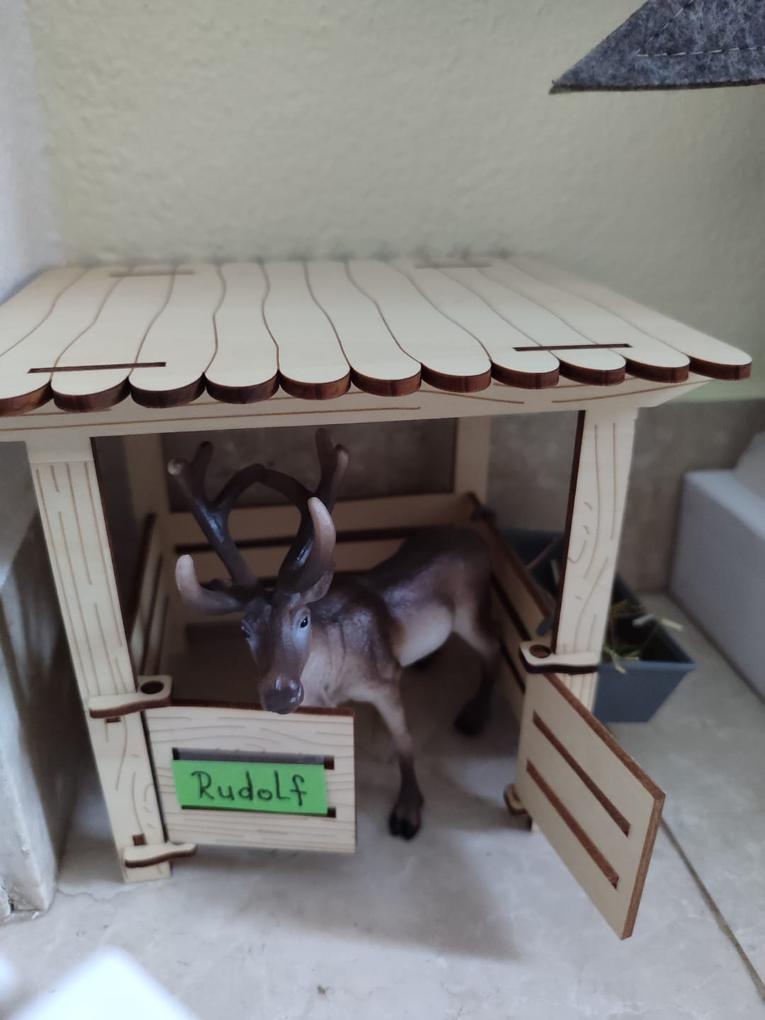 Customer photo review of Wichtel´s Bester Freund - Rentier Stall inkl. Stallstreu