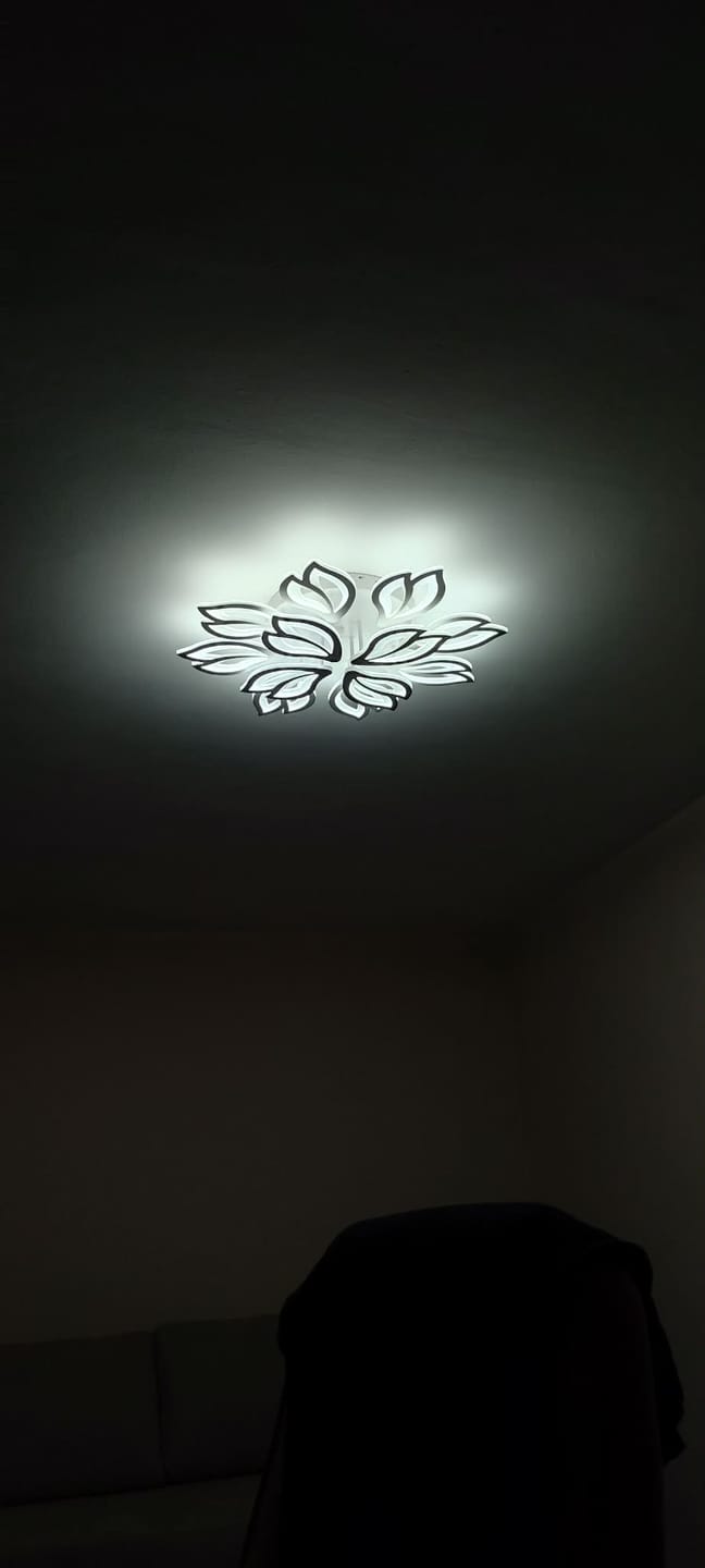 Customer photo review of Lustra LED Anemone Gigant Echivalent 1000W Telecomanda