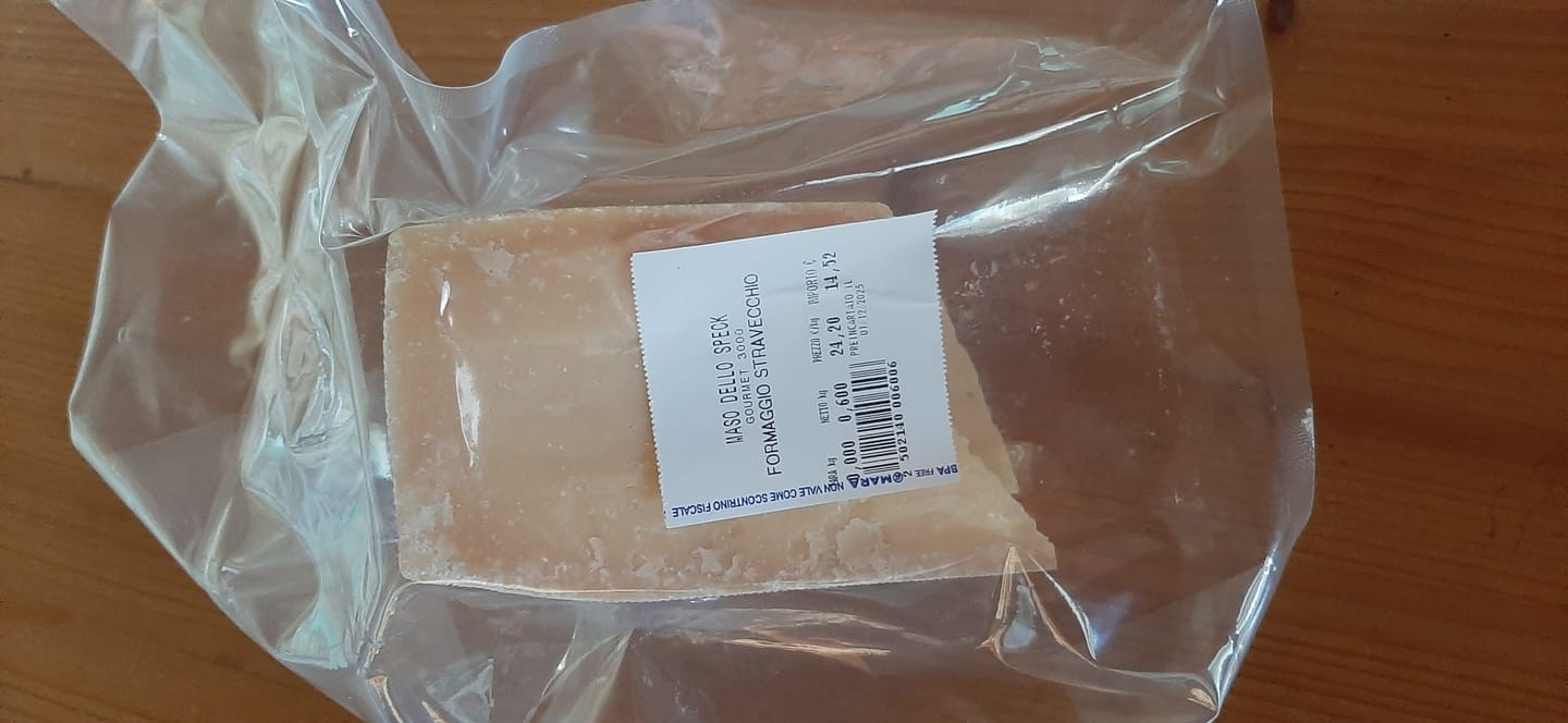 Customer photo review of Formaggio vaccino stagionato