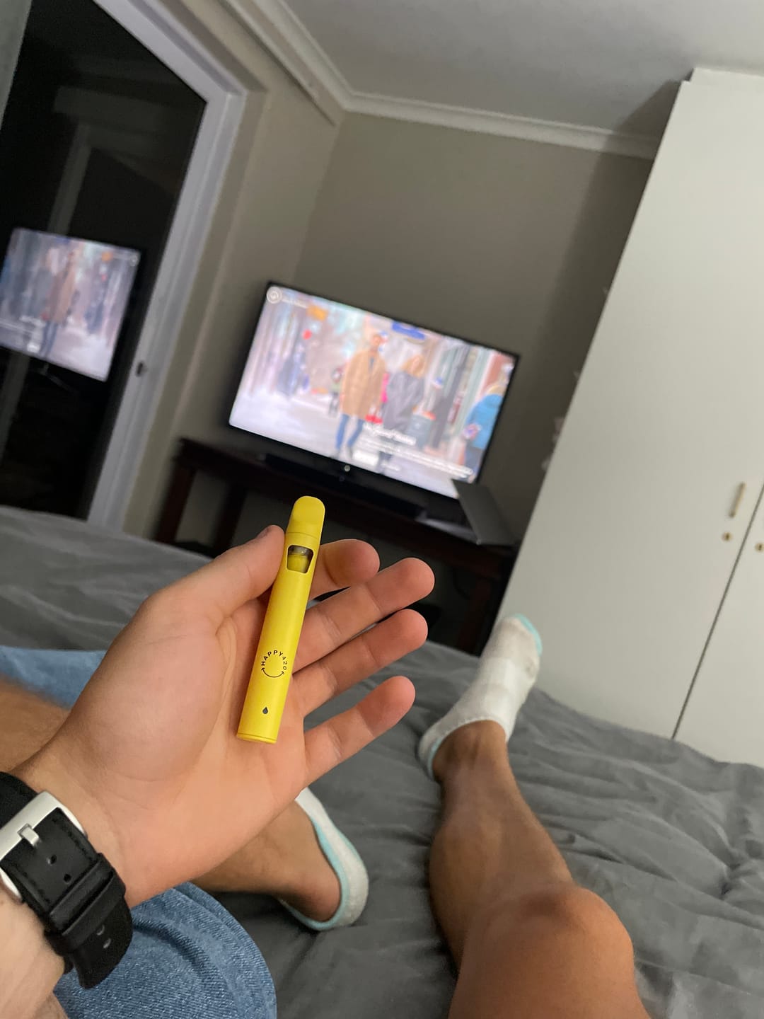 Customer photo review of Happy Hits Disposable THC Vape – Sour Lemon