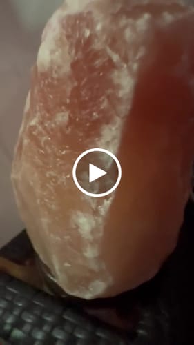 Customer video review of Natural Pink Himalayan Salt Lamp 9-11 Lbs