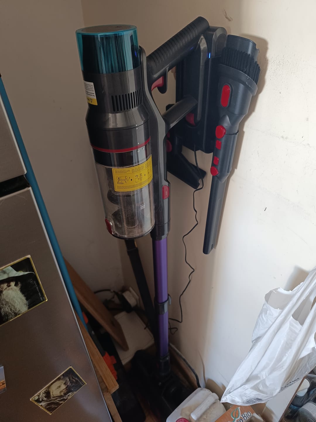 Customer photo review of Aspirateur balai V1 Pro – Moteur ultra-puissant 100 000 tr/min pour une performance exceptionnelle