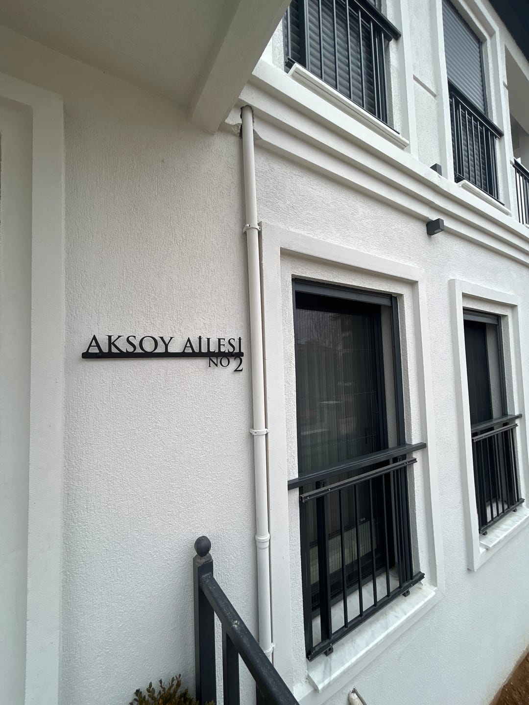 Customer photo review of Modern Tarzda Kişiselleştirilebilir Adres Tabelası