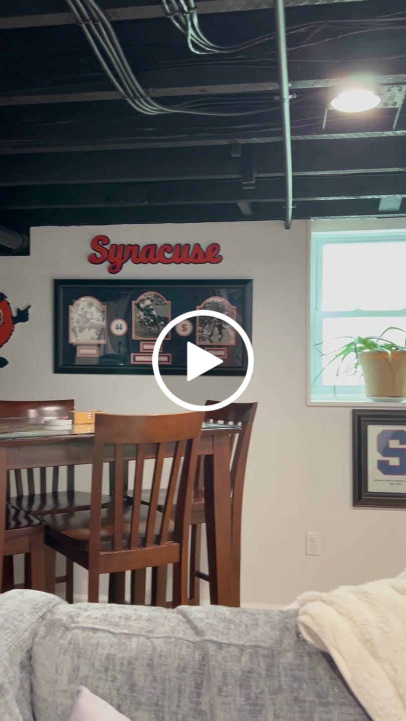 Customer video review of Syracuse Orange "OTTO" 3D Vintage Metal Wall Art