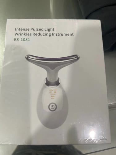 Customer photo review of Terapia de Luz Roja y EMS para Rejuvenecimiento Facial y Firmeza del Contorno
