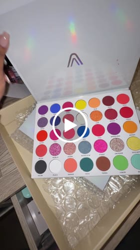 Customer video review of PALETA DE SOMBRAS HAWAII | MAKEUP EXPERT