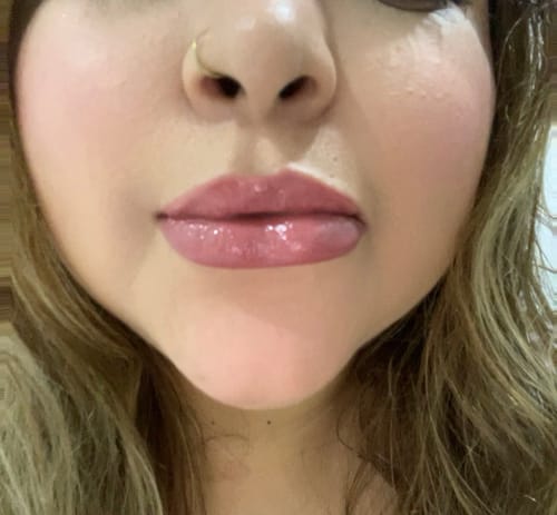 Customer photo review of LIP GLOSS  1ST SCENE