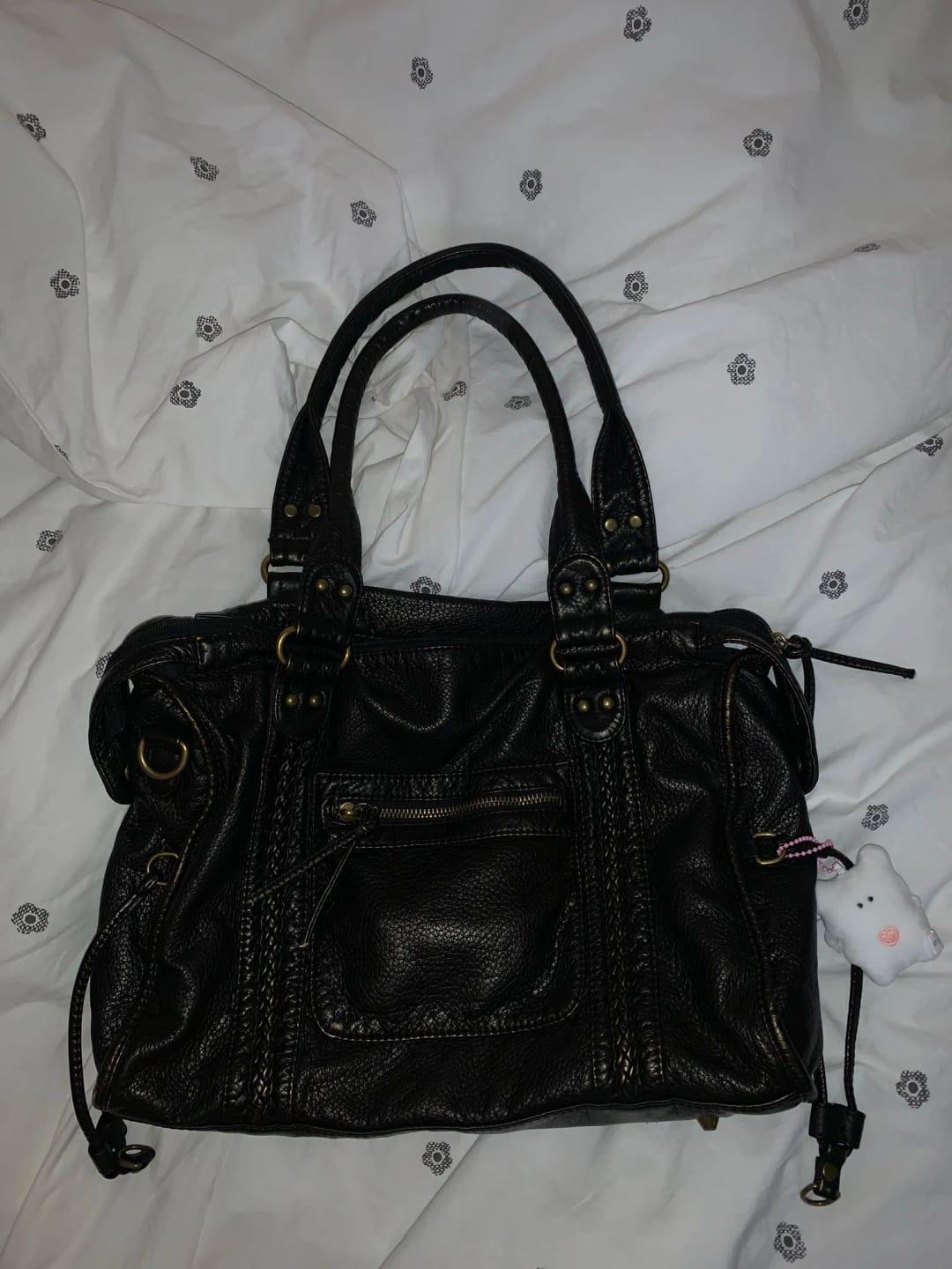 Customer photo review of Zwarte Schoudertas Dames – Trendy Kunstleren Handtas met Ritsvakken
