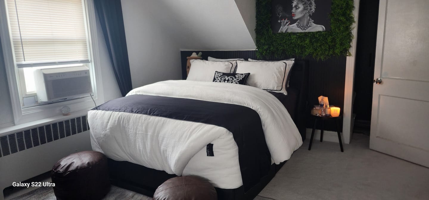 Customer photo review of The Velós Fine Velvet Bedding Set