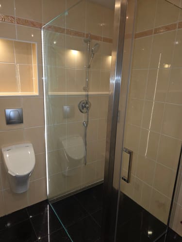 Customer photo review of SONNI Walk In/ Begehbare Dusche Duschabtrennung Duschwand Nano Klarglas Glasstärke 8mm Breite 70-120cm