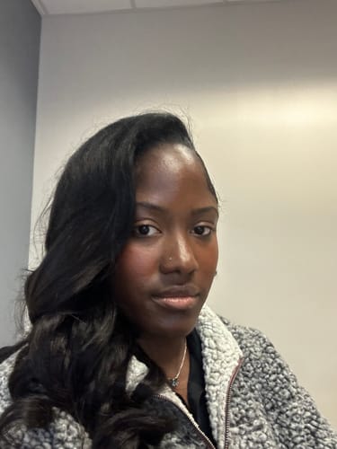 Customer photo review of CurlyMe 10A Grade Bundles Human Hair Quick Weave With a Frontal Natural Black