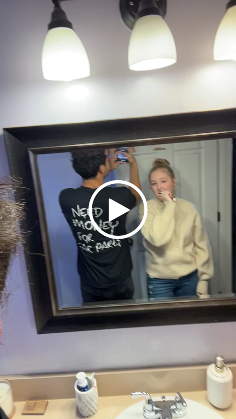 Customer video review of 80Eighty® N$4Carparts Shirt