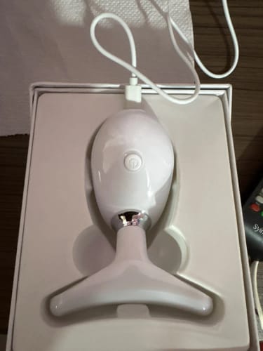 Customer photo review of Terapia de Luz Roja y EMS para Rejuvenecimiento Facial y Firmeza del Contorno