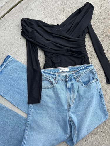 Customer photo review of Preloved Abercrombie & Fitch Women's Apparel