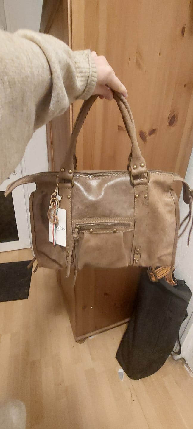 Customer photo review of It girl bag teddy brown