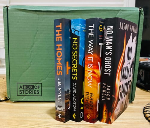Customer photo review of Crime, Mystery & Thriller Books Box