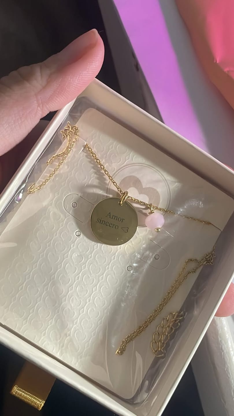 Customer photo review of Collar Pacto - Personalizado