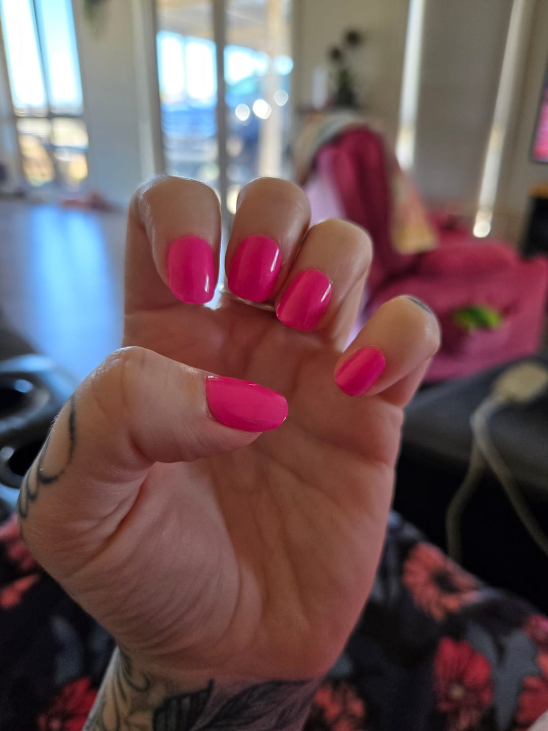 Customer photo review of Bubblegum Bliss | Salon Quality Press-on Nails Kit- Extra Short Squoval