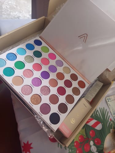 Customer photo review of PALETA DE SOMBRAS MARVELOUS | MAKEUP EXPERT