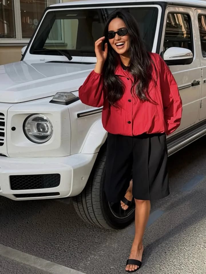 Customer photo review of Clara High-Neck Jacket