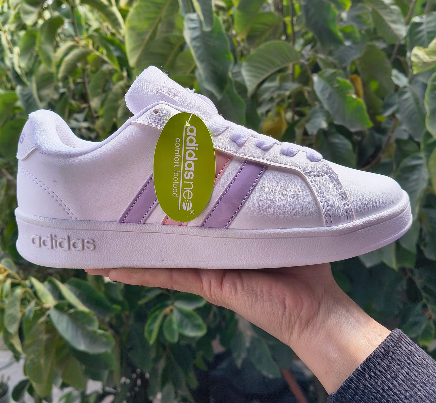 Customer photo review of Tenis Neo Grand Court Blanco Lila Rosa