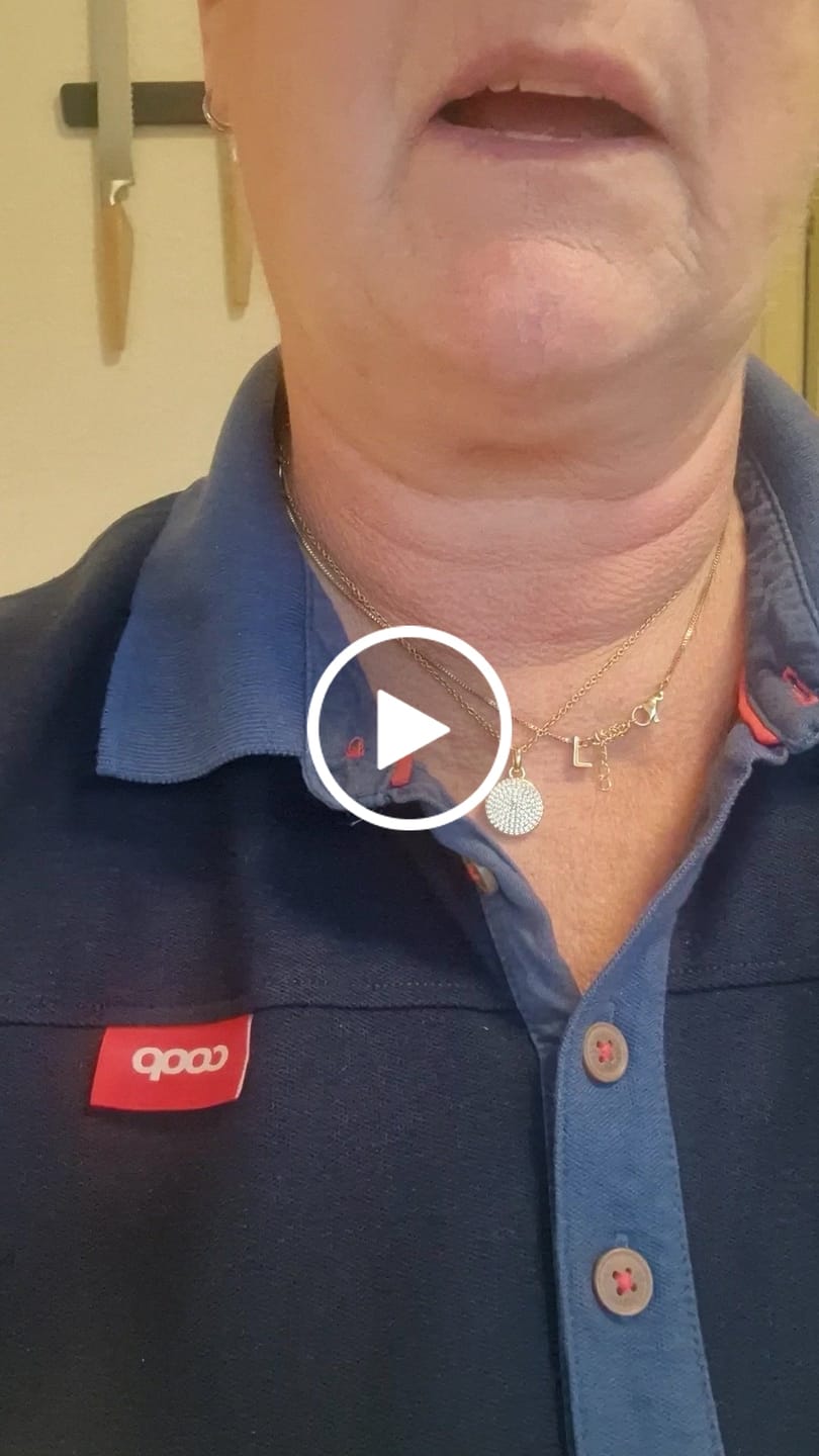 Customer video review of Sparkle locket gold