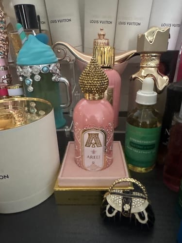 Reseña con foto de un cliente sobre Perfume para Mujer ATTAR COLLECTION AREEJ EAU DE PARFUM 100ml