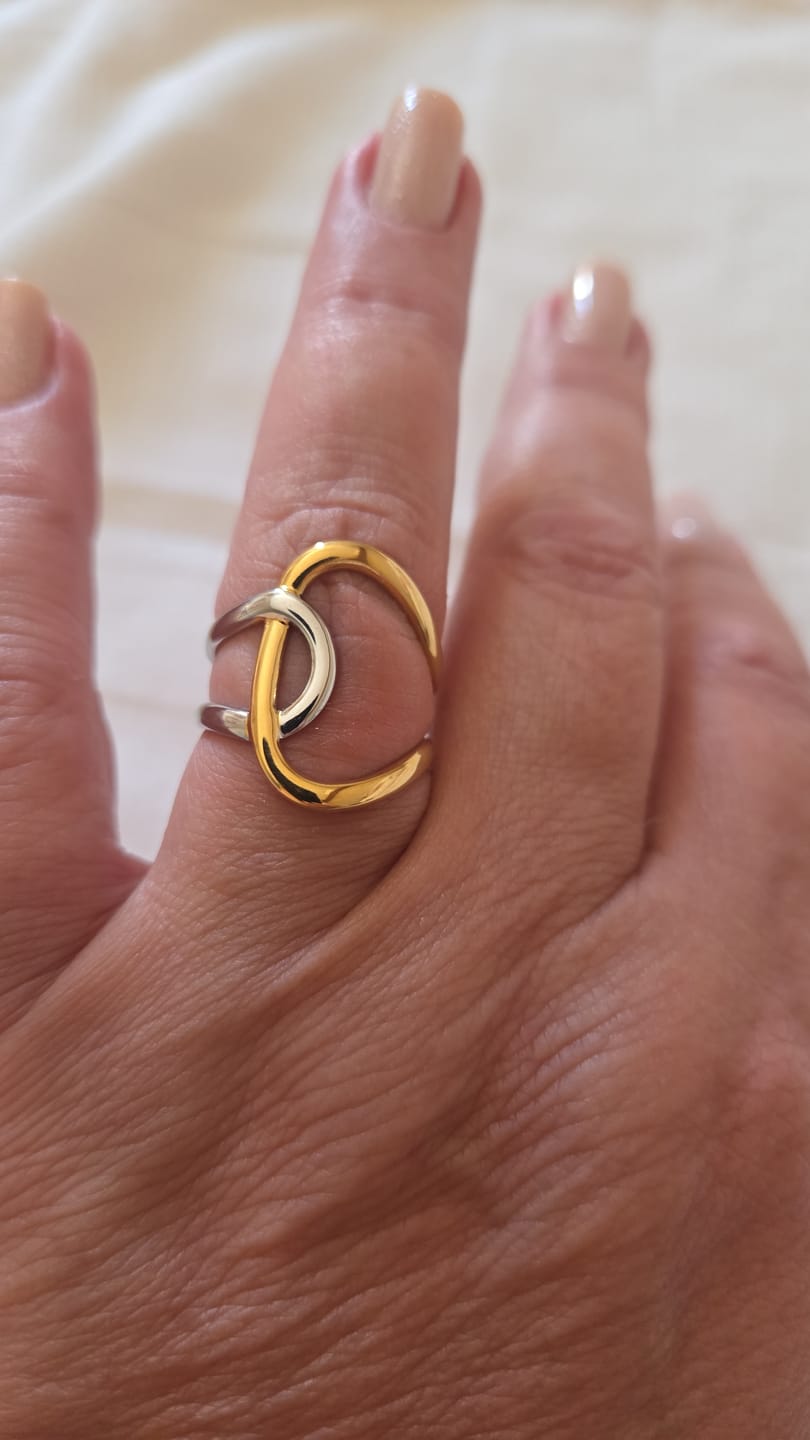Customer photo review of Anel Laços de Luz Ajustável com Mix de Banhos Dourado e Prata