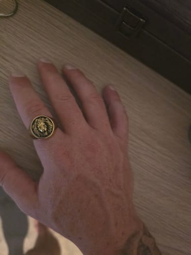 Customer photo review of Leo Ring (Gold)