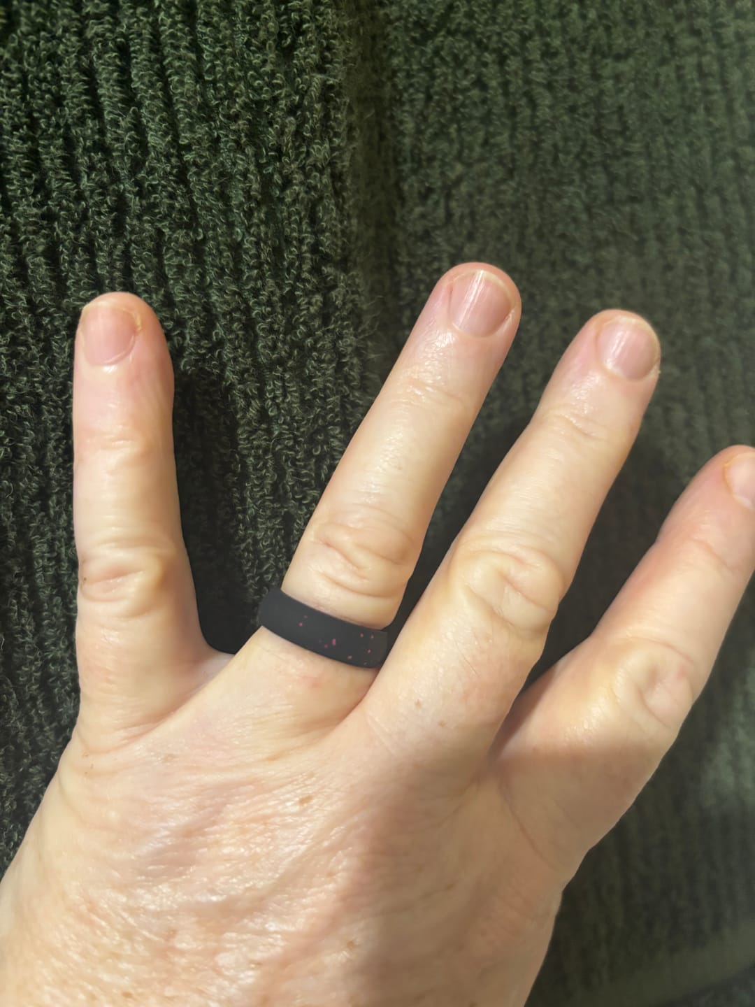 Customer photo review of The Noir Glitz - Silicone Ring