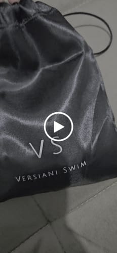 Customer video review of Calcinha Fita Preto