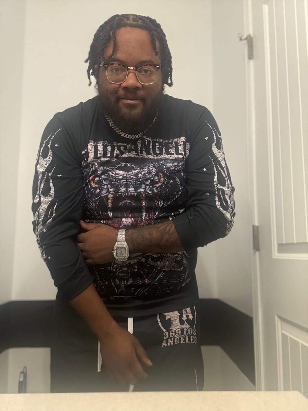 Customer photo review of Snake Long-Sleeve T-Shirt & Flare Sweatpants Full Set