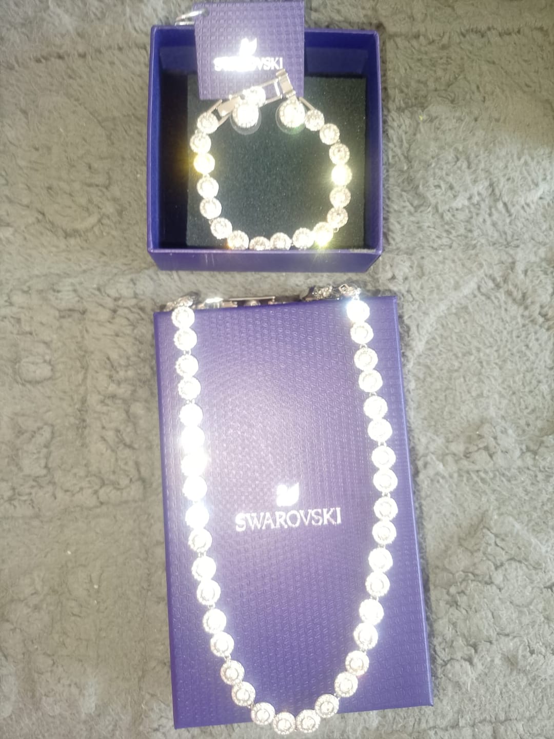 Customer photo review of SET CONJUNTO COLLAR + PULSERA + ARETES SWAROVSKI ANGELIC