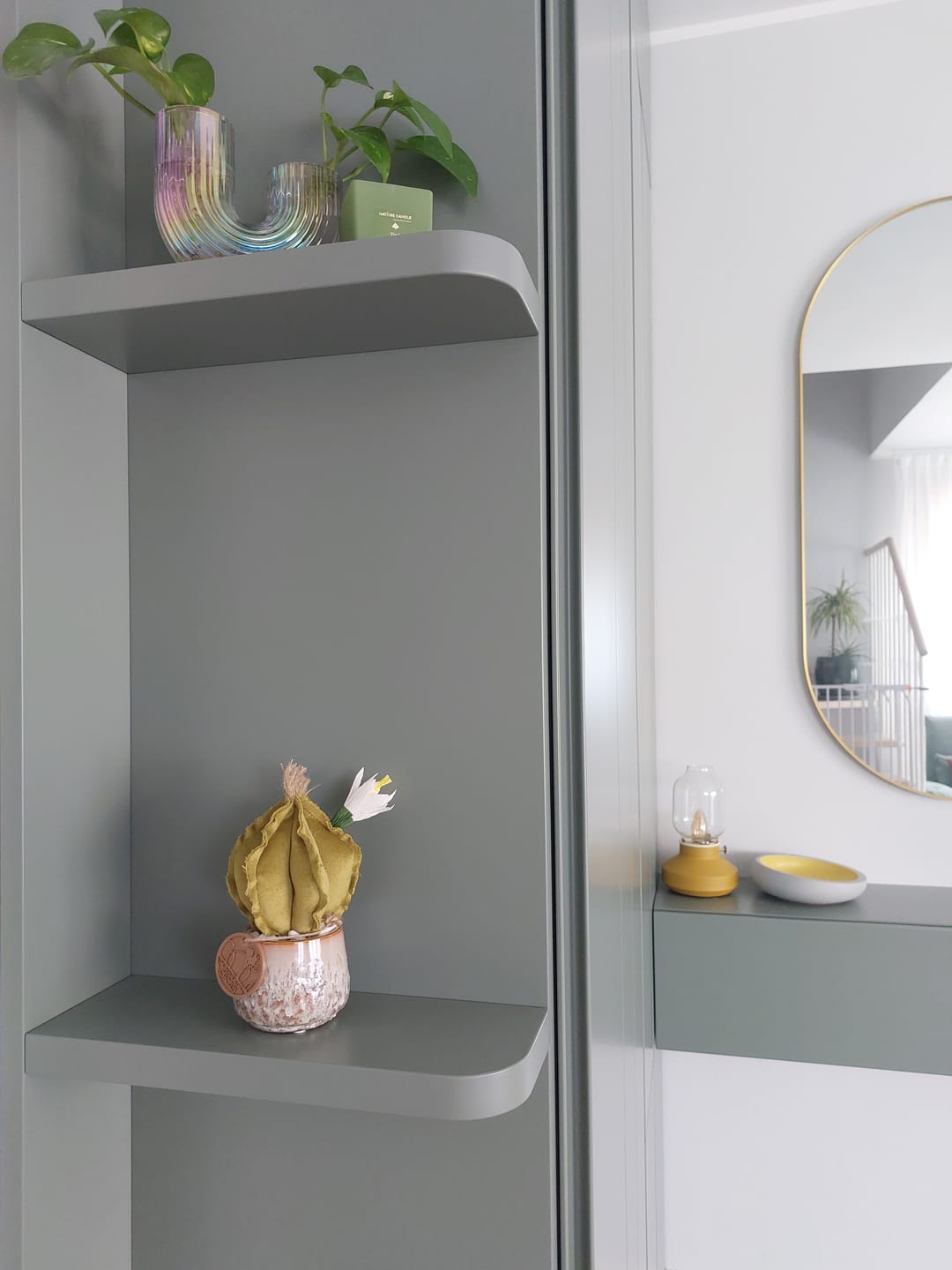 Customer photo review of Mini Cactus in velluto verde chiaro, vaso in ceramica lucida disegno azteco, altezza circa 18 cm.