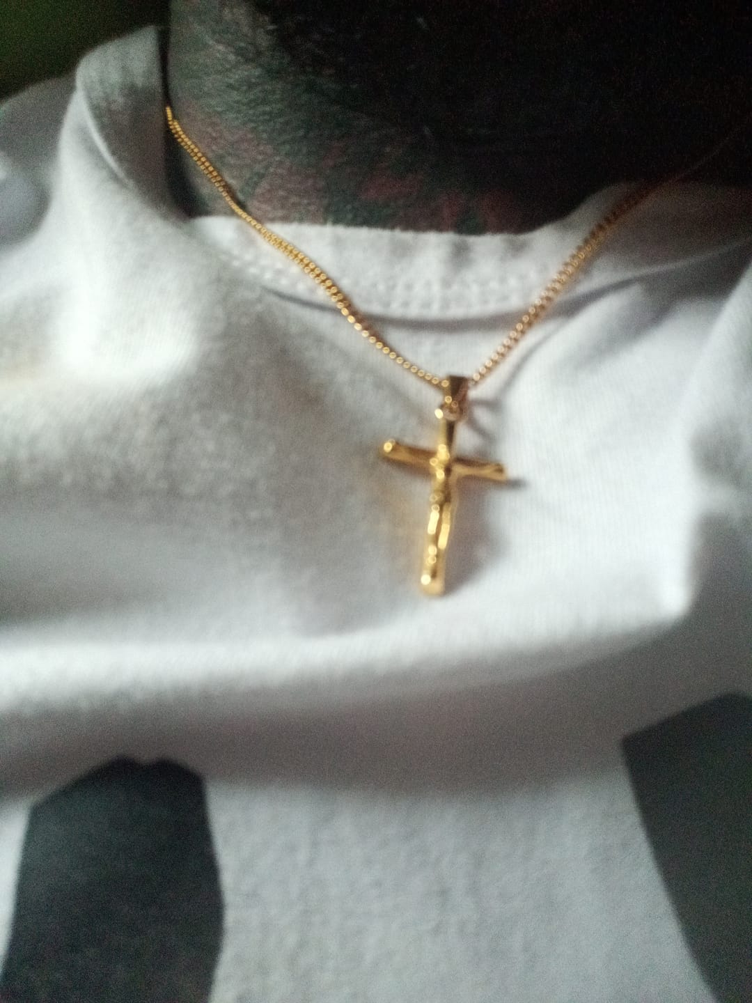 Customer photo review of Cross Minimal Pendant Oro