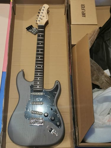 Customer photo review of Donner DST-80 ST エレキギターセット