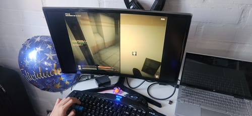 Reseña con foto de un cliente sobre Monitor Curvo Samsung Essential S3 24in 100Hz 4ms Full HD Modo Game Montaje Vesa [ LS24D366GALXZS ]