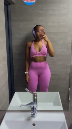Customer photo review of Sculpt and Stretch Pink Yoga Set