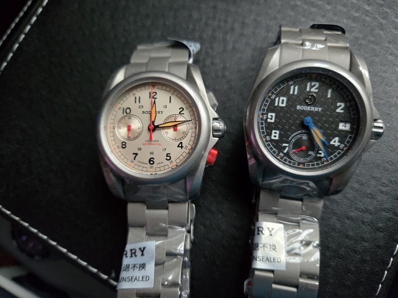 Customer photo review of VOYAGER S72 – 72-Hour Power Reserve Titanium Automatic Field Watch, 100M Water Resistant | Grey/Bracelet