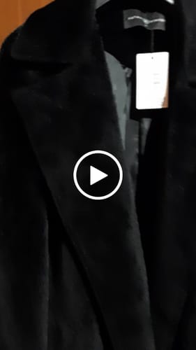 Customer video review of Oversize Tay Tüyü Siyah Basic Kaban