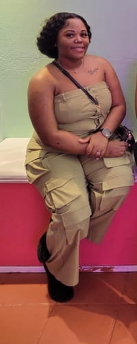 Customer photo review of CurlyMe Pre-bleached Wear Go Glueless Wig 7x5 Pre-cut HD Lace Burmese Curly Human Hair