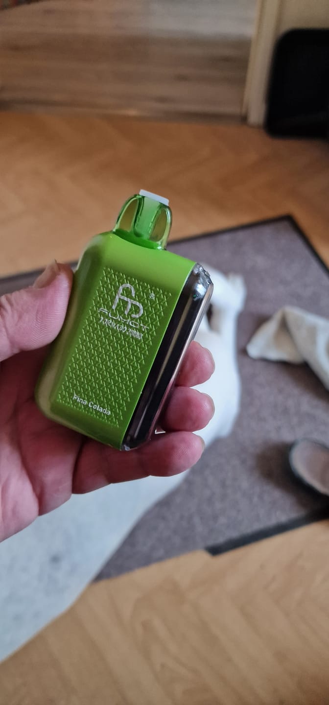 Customer photo review of RandM Tornado 20000