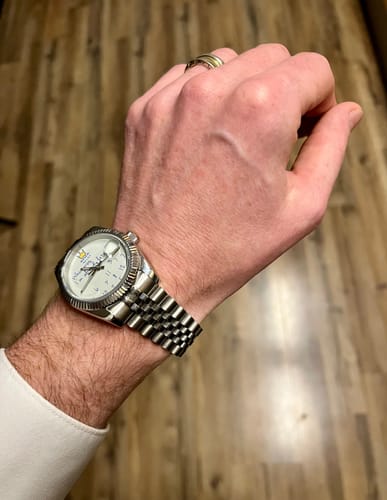 Customer photo review of EONDATE CLASSIC WATCH