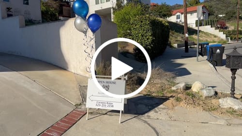 Customer video review of PermaShine® 3-Balloon Bouquet A-Frame Bracket Kit  - Sign not included