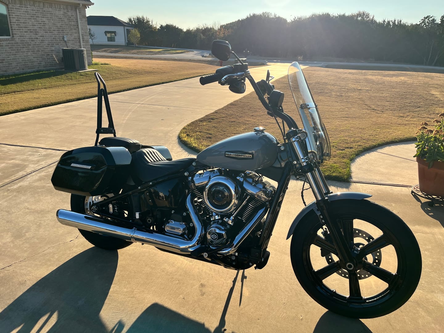 Customer photo review of 32L - Darkin Large Quick Mount Painted Hard Saddlebags for Harley Softail Street Bob FXBB